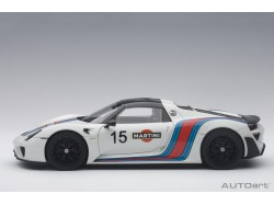 Porsche 918 Spyder 2013 Weissach Package 1:18 bílá (White with Martini livery) - AUTOart