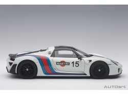 Porsche 918 Spyder 2013 Weissach Package 1:18 bílá (White with Martini livery) - AUTOart