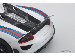 Porsche 918 Spyder 2013 Weissach Package 1:18 bílá (White with Martini livery) - AUTOart