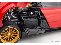 Pagani Huayra Roadster 2017 1:18 (Rosso Monza) - AUTOart