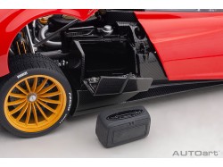 Pagani Huayra Roadster 2017 1:18 červená - AUTOart