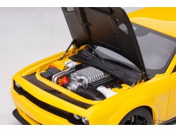 Dodge Challenger SRT Hellcat widebody 2018 1:18 žlutá - AUTOart