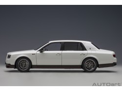 Toyota Century GRMN 2019 1:18 (Pearl White) - AUTOart