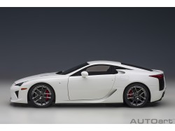 Lexus LFA 2010 1:18 bílá - AUTOart