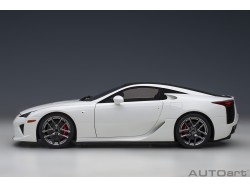 Lexus LFA 2010 1:18 (Whitest White/Carbon) - AUTOart