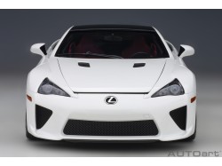 Lexus LFA 2010 1:18 bílá (carbon) - AUTOart