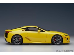 Lexus LFA 2010 1:18 (Pearl Yellow) - AUTOart