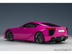 Lexus LFA 2010 1:18 růžová - AUTOart