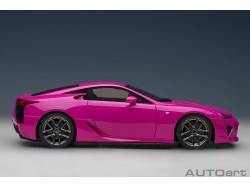 Lexus LFA 2010 1:18 růžová - AUTOart