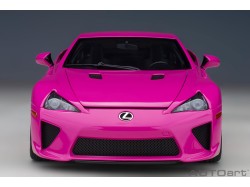 Lexus LFA 2010 1:18 růžová - AUTOart