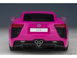 Lexus LFA 2010 1:18 růžová - AUTOart