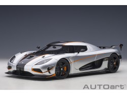 Koenigsegg Agera RS 2015 1:18 (Moon Silver/Carbon) - AUTOart