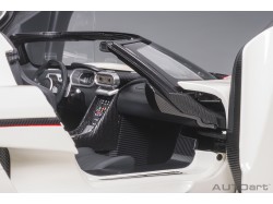 Koenigsegg Regera 2016 1:18 bílá - AUTOart