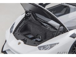 LIBERTY WALK LB SILHOUETTE WORKS Lamborghini Huracan GT  2019 1:18 (White) - AUTOart