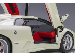 Lamborghini Diablo SE JOTA 1995 1:18 (Balloon White) - AUTOart