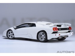 Lamborghini Diablo SE JOTA 1995 1:18 (Impact White) - AUTOart