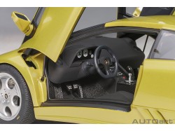 Lamborghini Diablo SE30 1993 1:18 (Giallo Spyder) - AUTOart