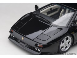 Lamborghini Diablo SE30 1993 1:18 (Deep Black Metallic) - AUTOart